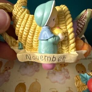 Precious Moments November Mini Teapot Avon Exclusive 608297 Enesco 1999 NIB